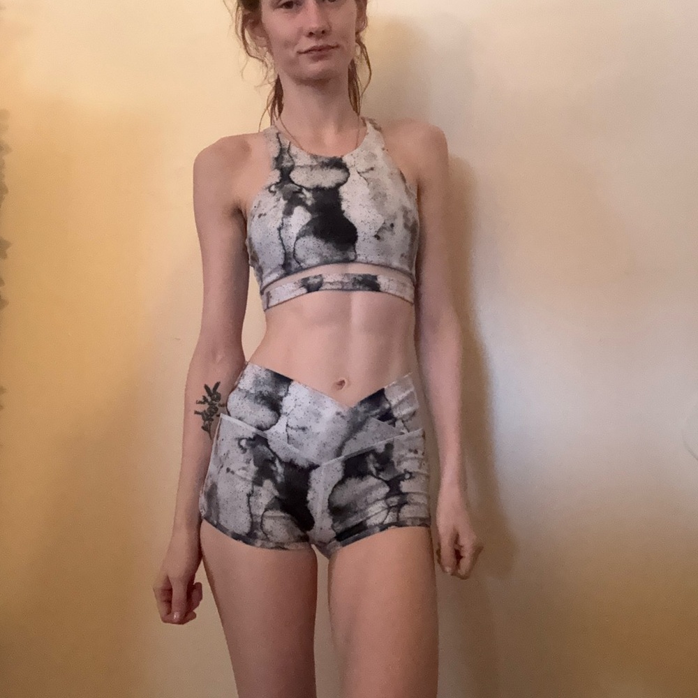 BMVMNT Black & White Marble Two-Piece Active Set